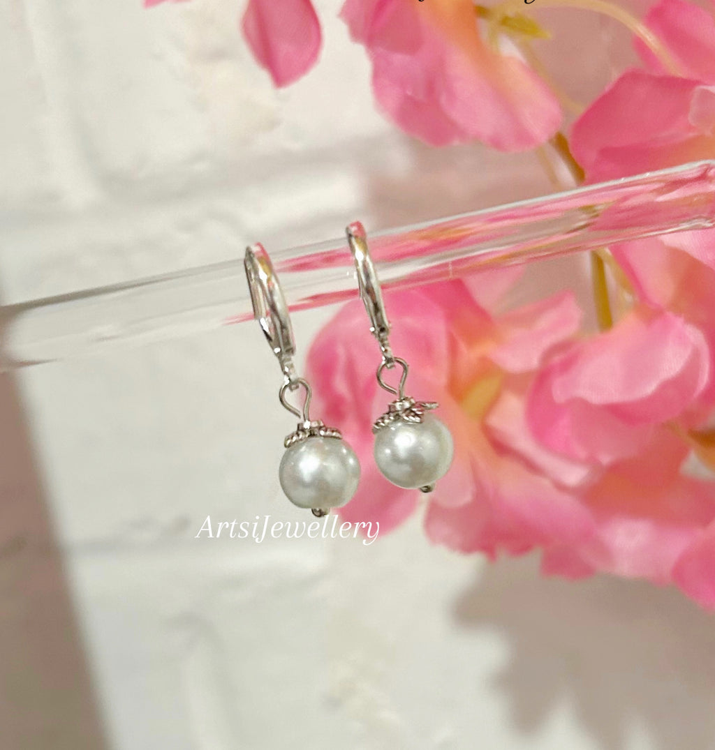 Elegant pearl Earrings